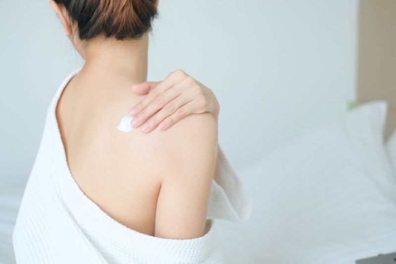 Sữa tắm nào phù hợp với da khô, nhạy cảm?