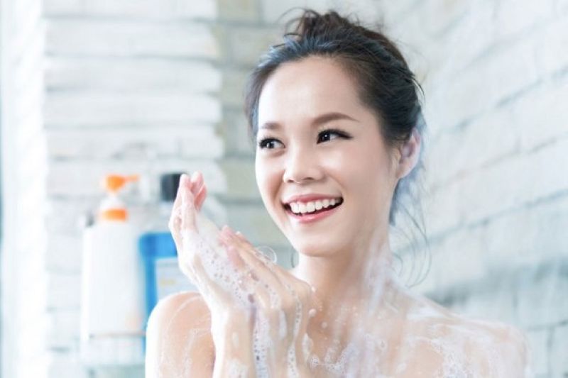 Bí mật chăm sóc da mềm mịn từ sữa tắm dê hoa hồng & atiso đỏ